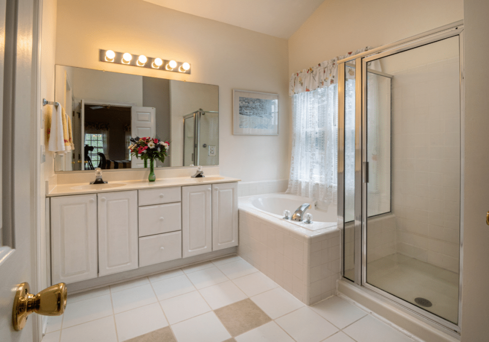 An example of a bathroom fitted by local bathroom fitters in Halesowen M3 Trades