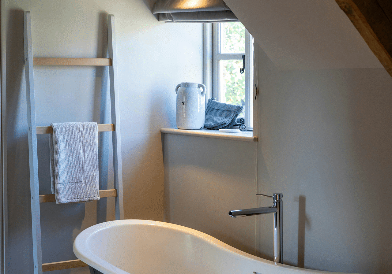 working with unique room space and producing fitted bathroom designs - bathroom fitters birmingham